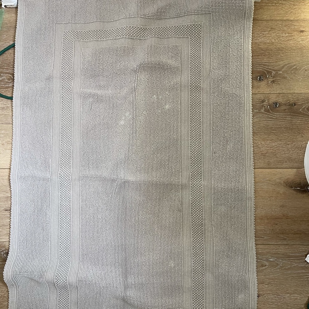 Restoration The Hardware Bath Mat